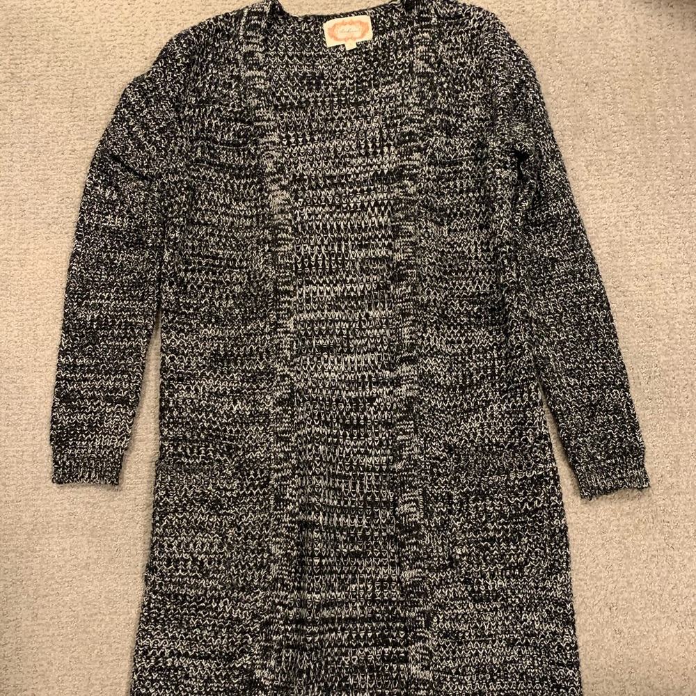 Long wool cardigan with front pockets